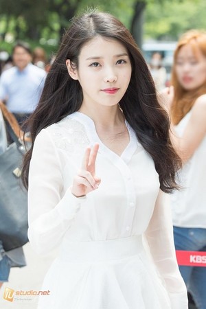 150609 ‪IU‬ after work by @mistershiniu on Twitter 