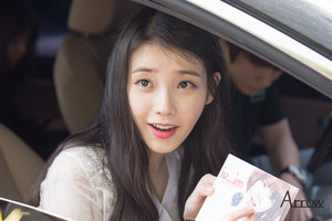  150609 IU after work for 'Producer' filming