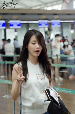 150615 IU（アイユー） at Incheon Airport Leaving for GuangZhou, China