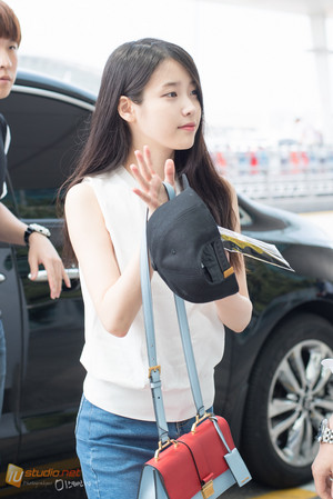  150615 ‪IU‬ at Incheon Airport on her way to Guangzhou Baiyun Airport