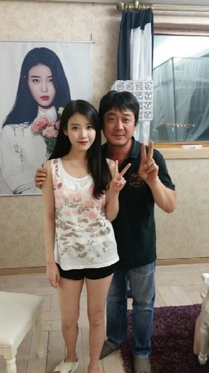  150620 IU（アイユー） selca after filming Producer