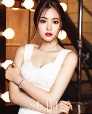  A Pink's Naeun Shares Her Beauty Tips With Sure Magazine