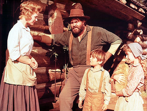  Dorothy McGuire, Jeff York, Kevin Corcoran and Beverly Washburn in Old Yeller