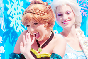  Elsa and Anna