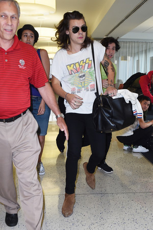  Harry at the airport in NYC