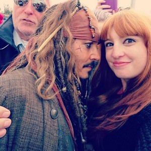 Johnny with fans on set of POTC 5 (June 2015)