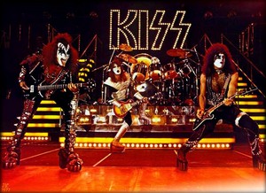  吻乐队（Kiss） 1977