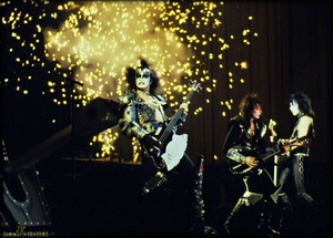  吻乐队（Kiss） (Creatures Of The Night) Syracuse, New York…January 18, 1983