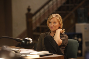  Kelli Giddish as Amanda Rollins in Law and Order: SVU - "Scorched Earth"