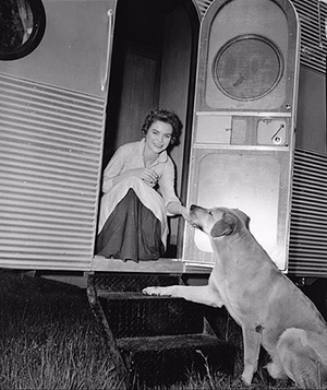  Old Yeller - Behind the Scenes - Dorothy McGuire and Spike