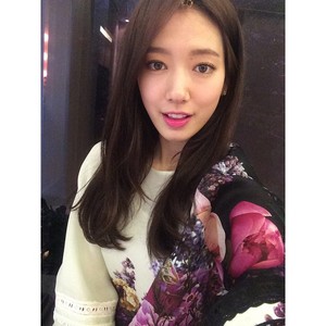 Park Shin Hye Instagram 