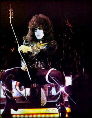  Paul Stanley ~August 19th, 1977 (Alive II Promo ছবি Shoot)