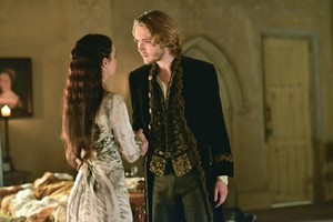  Reign "Dirty Laundry" (1x14) promotional picture