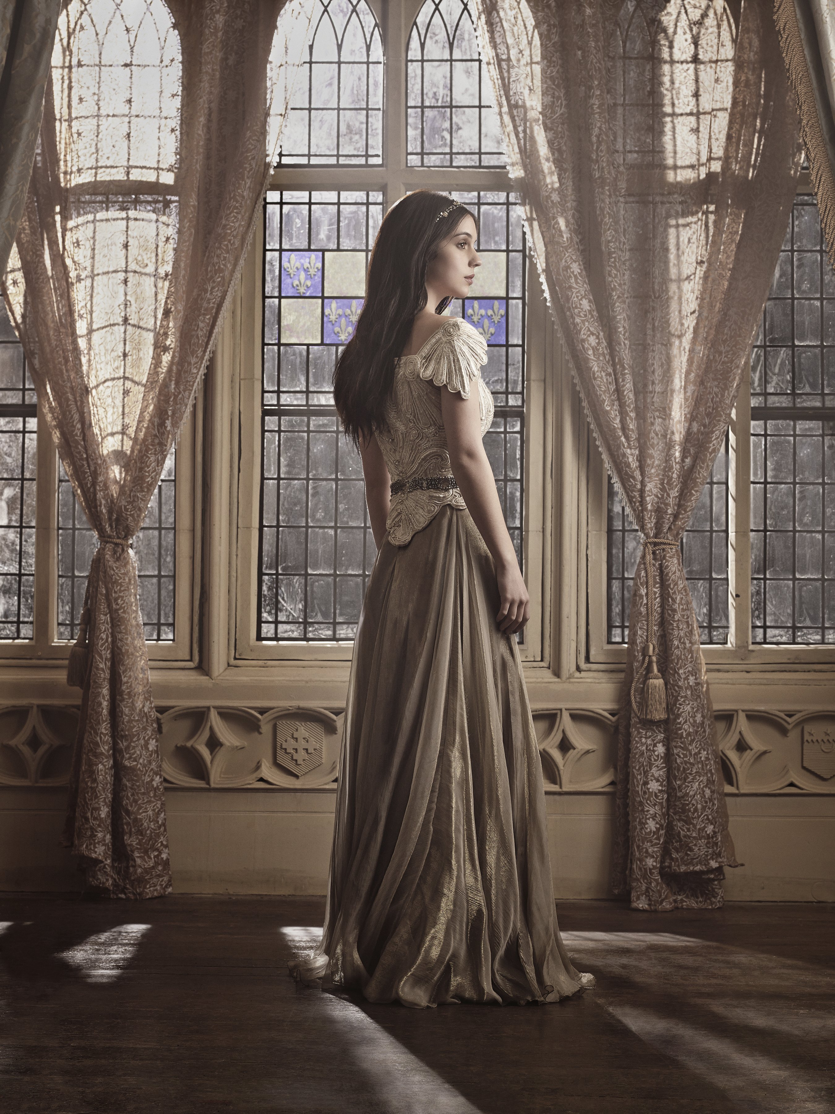 Reign Season 1 Mary Stuart promotional picture