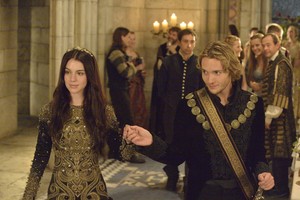 Reign "Snakes in the Garden" (1x02) promotional picture