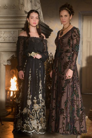 Reign "The Consummation" (1x13) promotional picture
