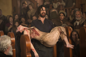  Salem "On Earth as in Hell" (2x11) promotional picture
