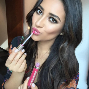  Shay Mitchell, Ms. Cute