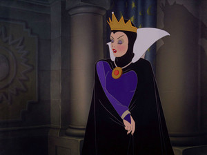  Snow White as The Evil क्वीन