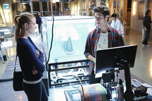 Stitchers - 1×01 “A Stitch in Time” - Promotional Photos 