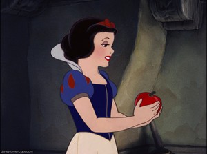  snow white with सेब