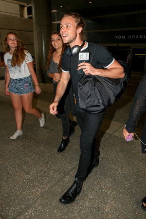  Ashton arriving in LA