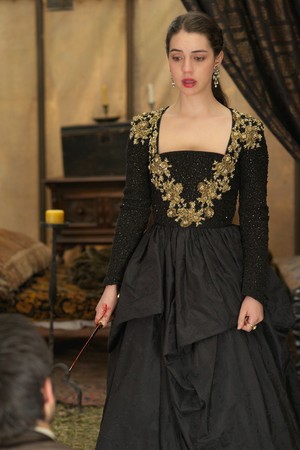  Reign "Burn" (2x22) promotional picture