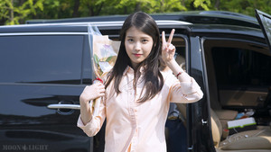  150514 IU At Producer Filming Location