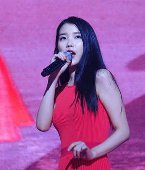  150725 आई यू at DnF 10th Anniversary Party