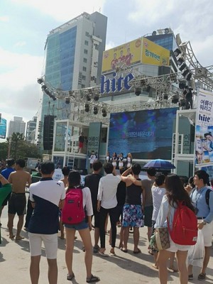  150725 The stage that ‪‎IU‬ and ‪‎JYP‬ will be performing on at the ‎HiteJinro‬ Be