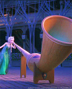  Elsa blowing the bukkehorn