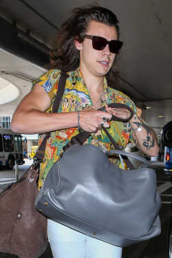  Harry arriving at LAX