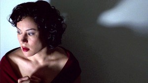  Jennifer Tilly as バイオレット in 'Bound'