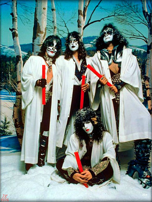  吻乐队（Kiss） ~Hollywood, California…October 19, 1976 (Creem Magazine 照片 Session)