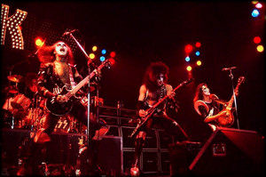 KISS ~London, England…May 15, 1976 (Hammersmith Odeon Theater)