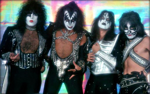  Kiss (NYC) June 1, 1977 (Love Gun-Mylar session)