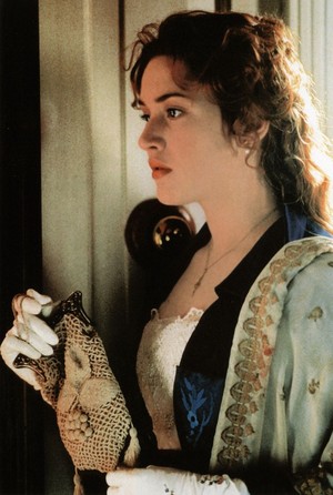  Kate as Rose in titanic