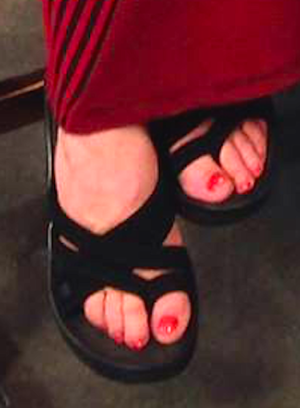  Linda's Pretty Feet