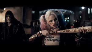  Margot Robbie as Harley Quinn in the First Trailer for 'Suicide Squad'