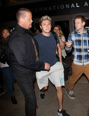  Niall arriving at LAX