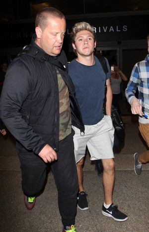  Niall arriving at LAX