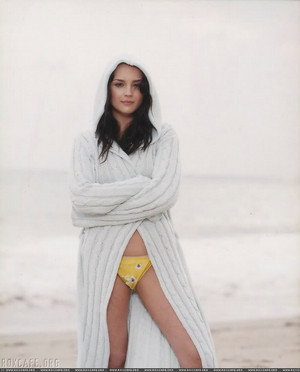 Rachael Leigh Cook - 7x7 Magazine Photoshoot - 2004