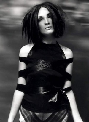  Rachael Leigh Cook - Flaunt Photoshoot - 2000
