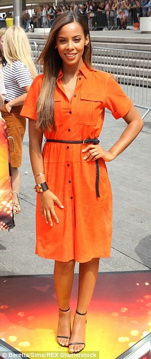 Rochelle filming for the Xtra Factor in ロンドン