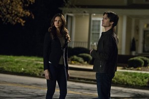  The Vampire Diaries "I'd Leave My Happy 首页 for You" (6x20) promotional picture