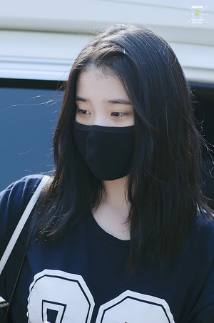  140901 आई यू at Gimpo Airport Returning from Jeju