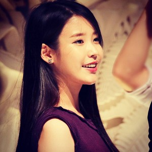  150711 IU（アイユー） at Her Manager's Wedding