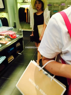  150807 IU spotted in Milan Designer Factory Outlet