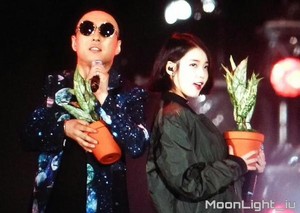  150813 IU and Park Myungsoo at Infinity Challenge Festival
