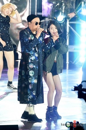  150813 ইউ at Infinity Challenge Festival with GD and Park Myungsoo